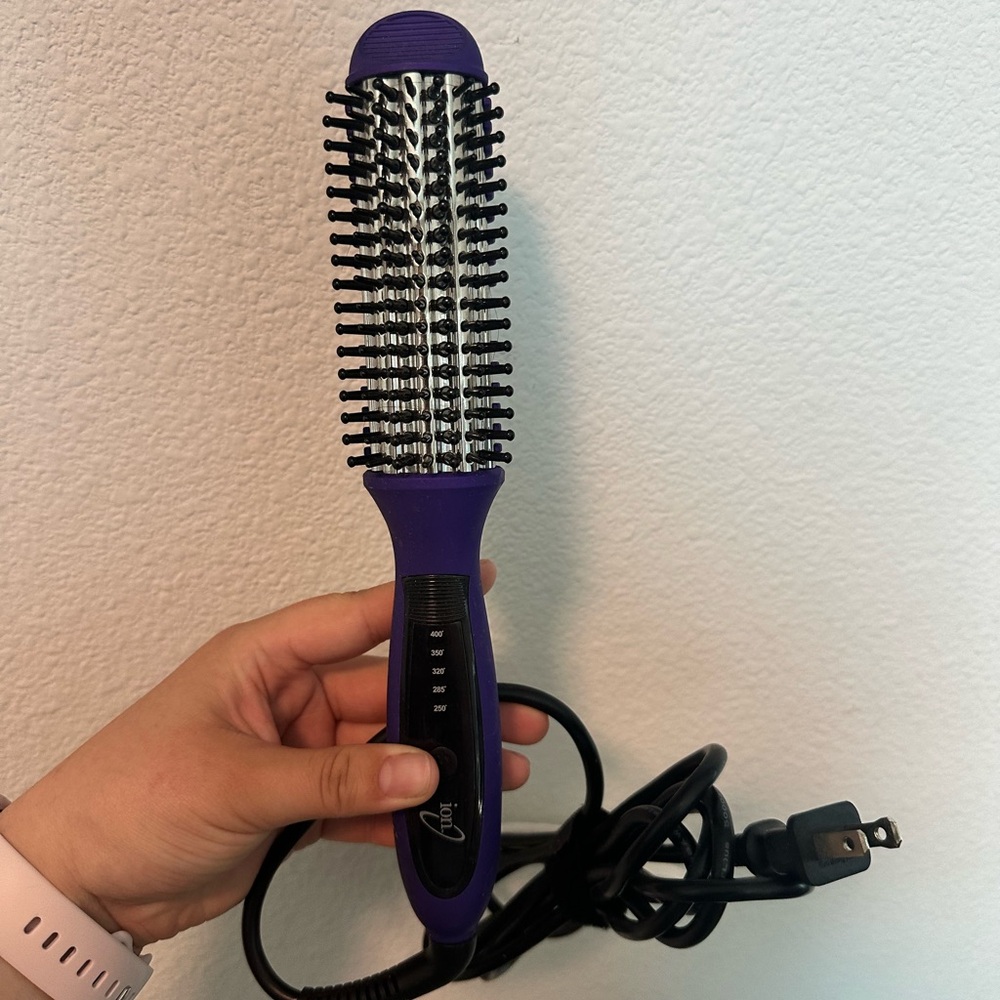 hot air styling brush💜